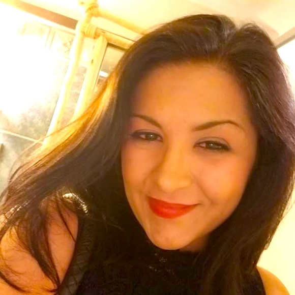 Meet your Posher, Rhiannon - Picture 1 of 6